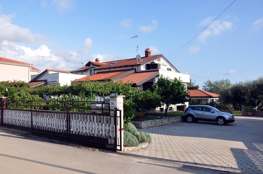 Franko Apartmani Zambratija  Exterior foto