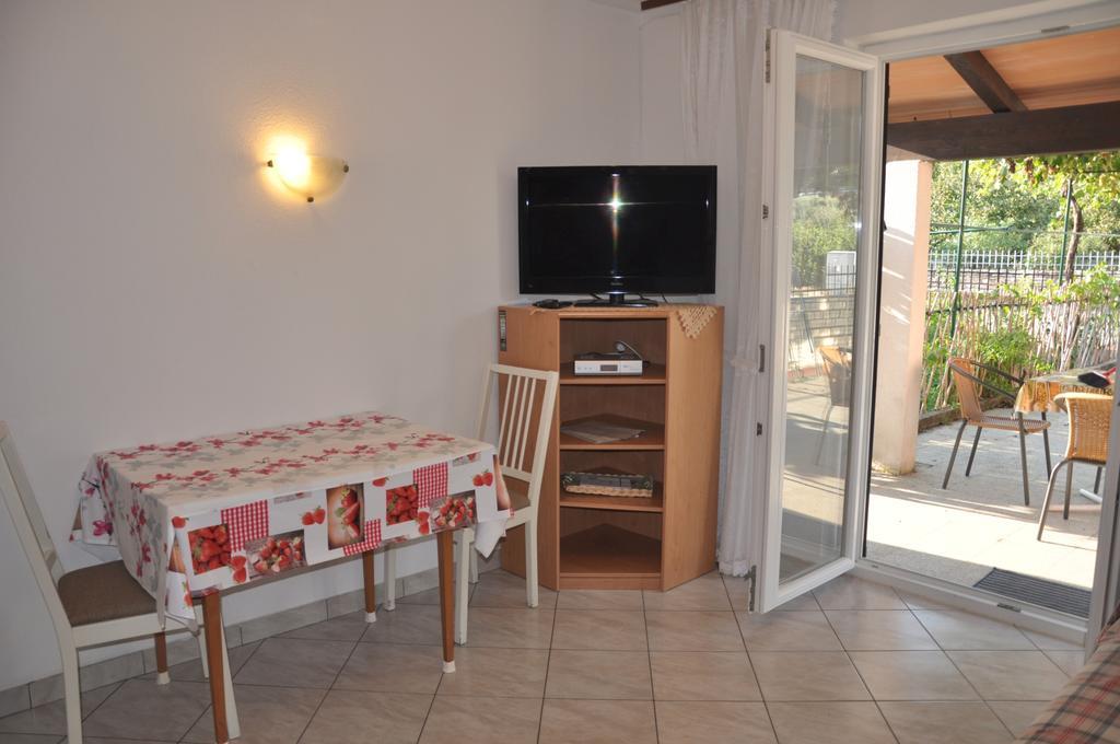 Franko Apartmani Zambratija  Exterior foto